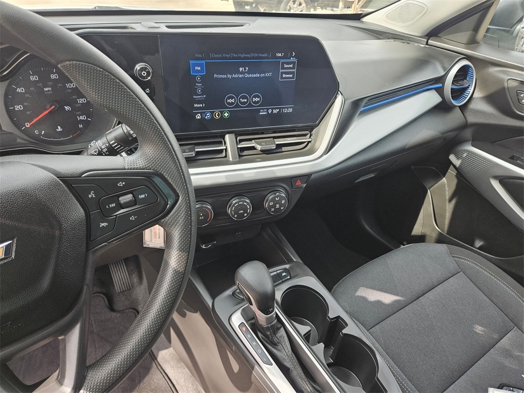 Thumbnail: 2025 Chevrolet Trax - 21