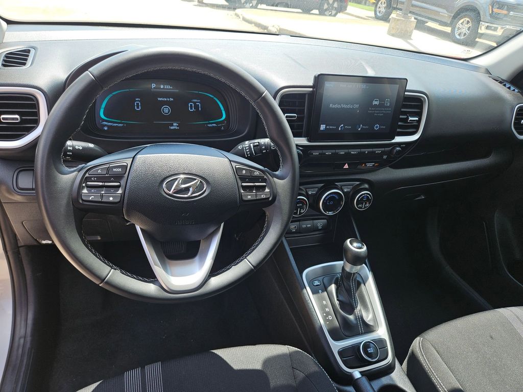 Thumbnail: 2025 Hyundai Venue - 16