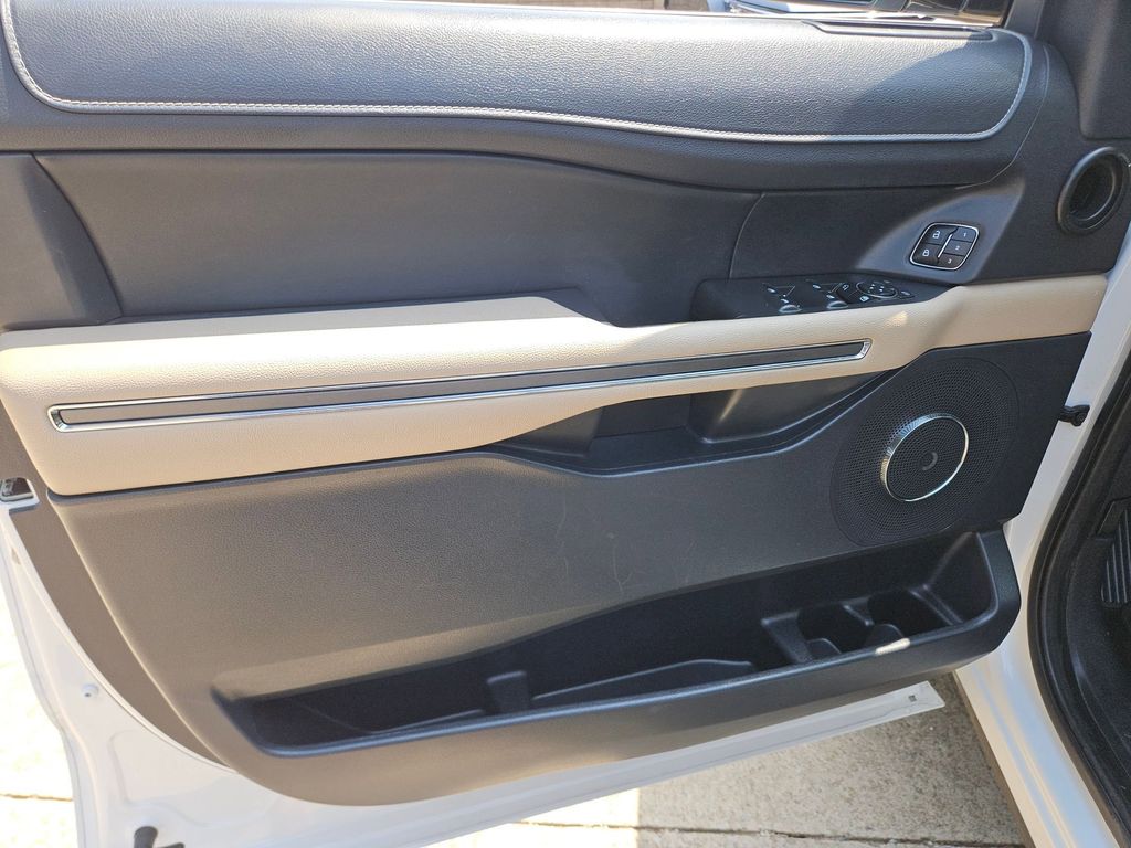 Thumbnail: 2023 Ford Expedition MAX - 14