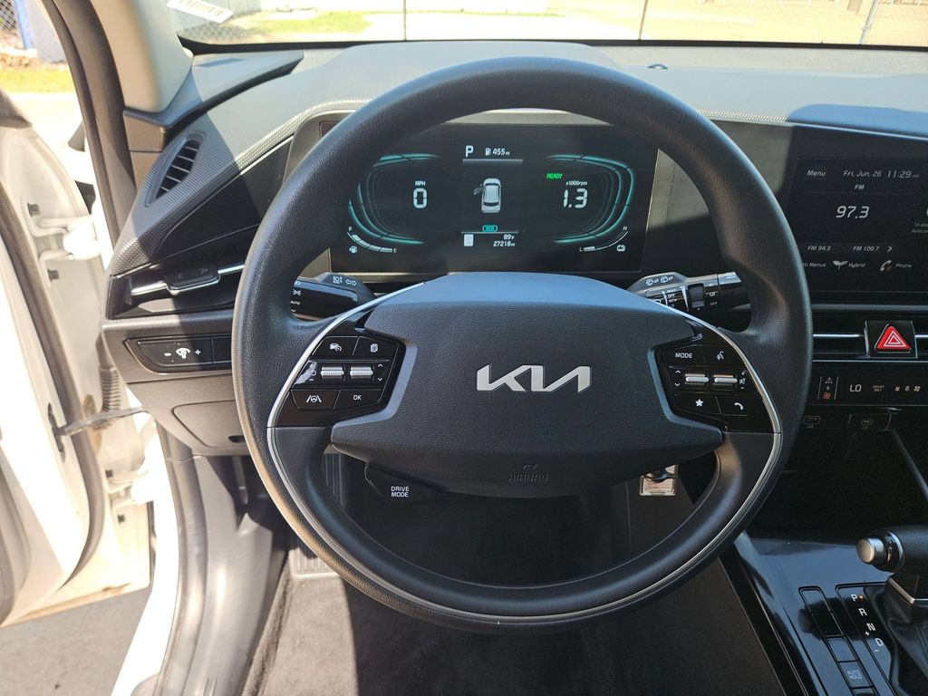 Thumbnail: 2025 Kia Niro - 18