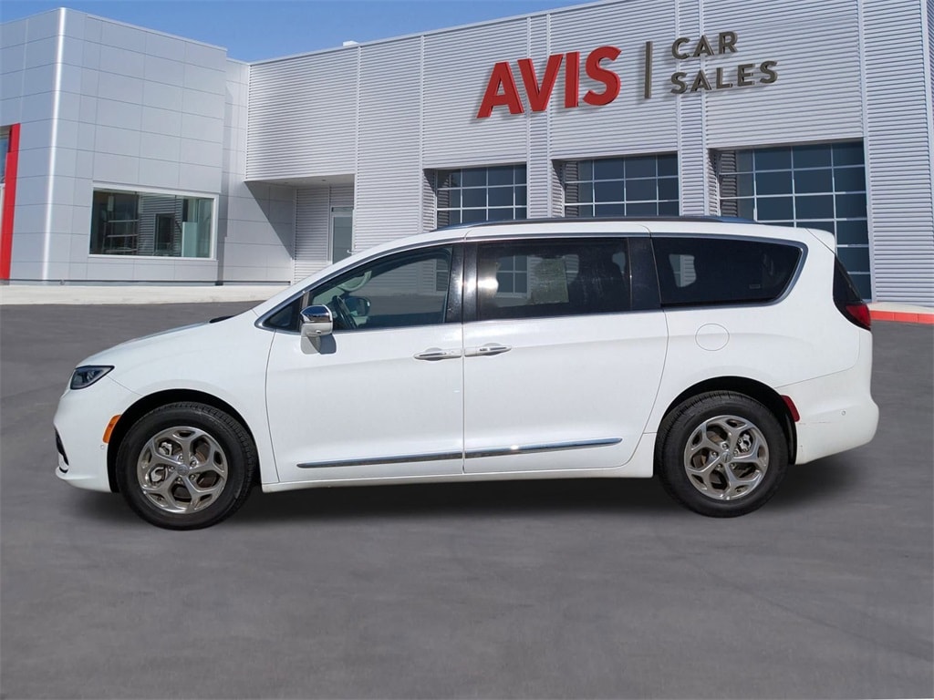 Thumbnail: 2021 Chrysler Pacifica - 10