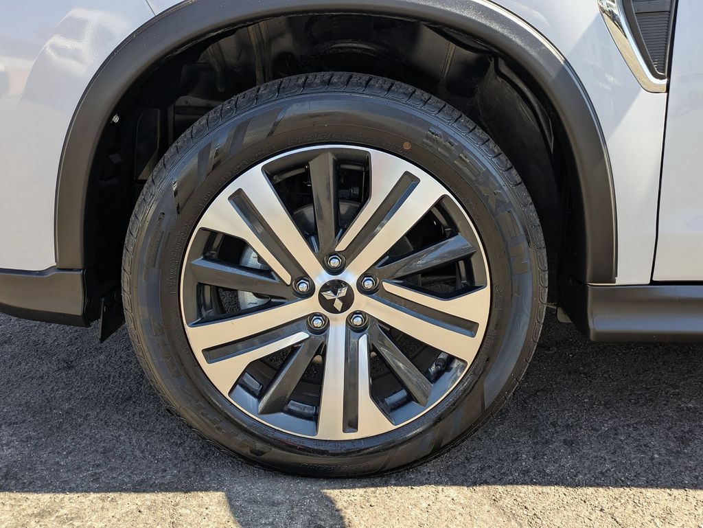 Thumbnail: 2025 Mitsubishi Outlander Sport - 31
