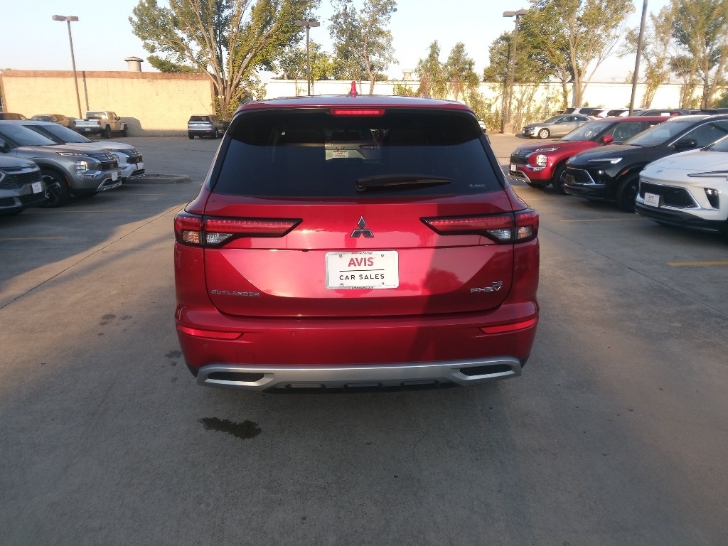 Thumbnail: 2023 Mitsubishi Outlander - 10