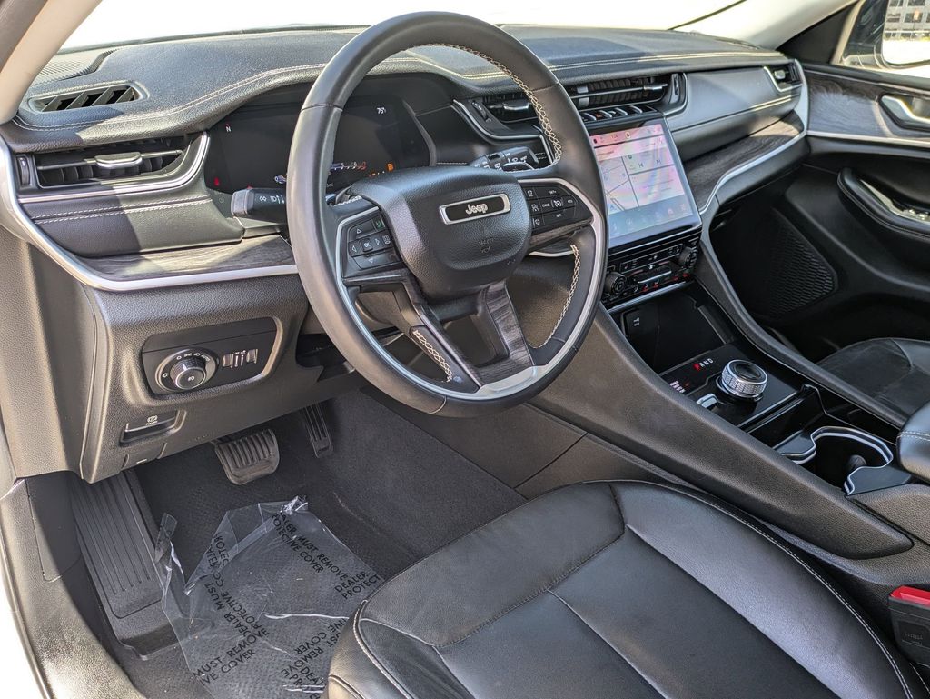 Thumbnail: 2023 Jeep Grand Cherokee - 14
