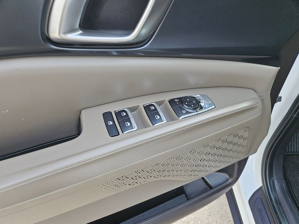 Thumbnail: 2025 Kia Carnival - 15