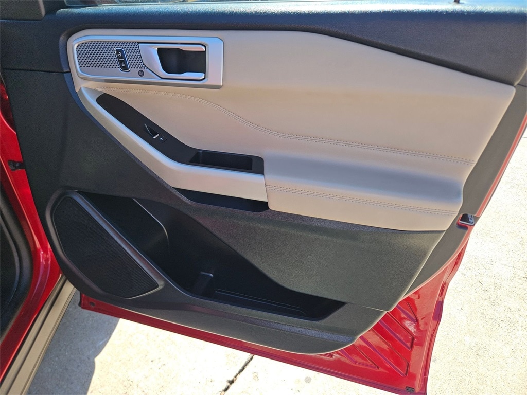 Thumbnail: 2023 Ford Explorer - 32