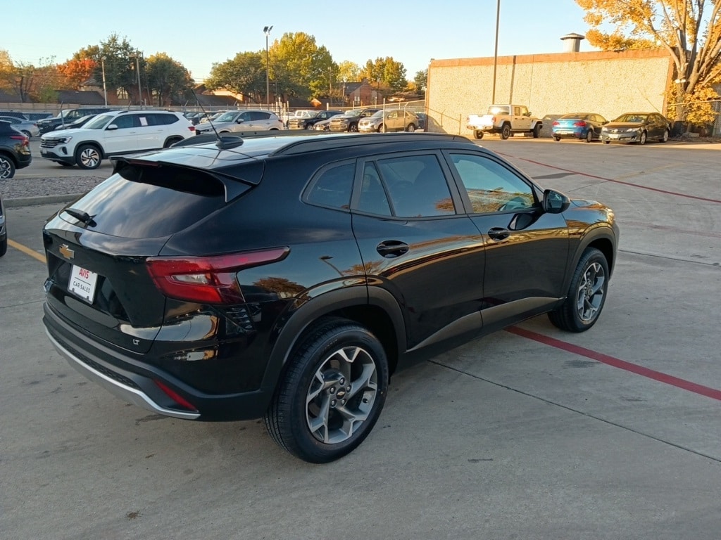 Thumbnail: 2025 Chevrolet Trax - 5