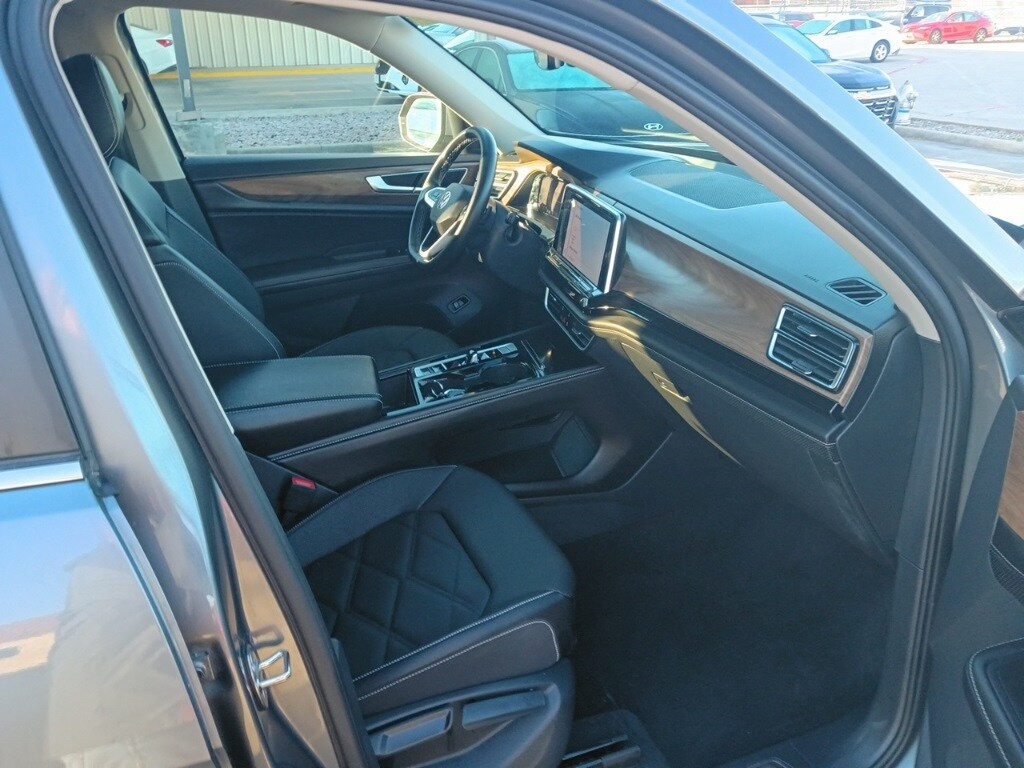 Thumbnail: 2025 Volkswagen Atlas - 6