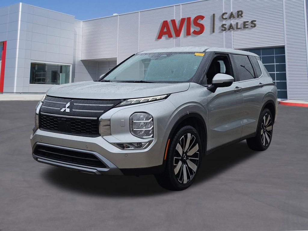 2025 Mitsubishi Outlander SE S-AWC's photo