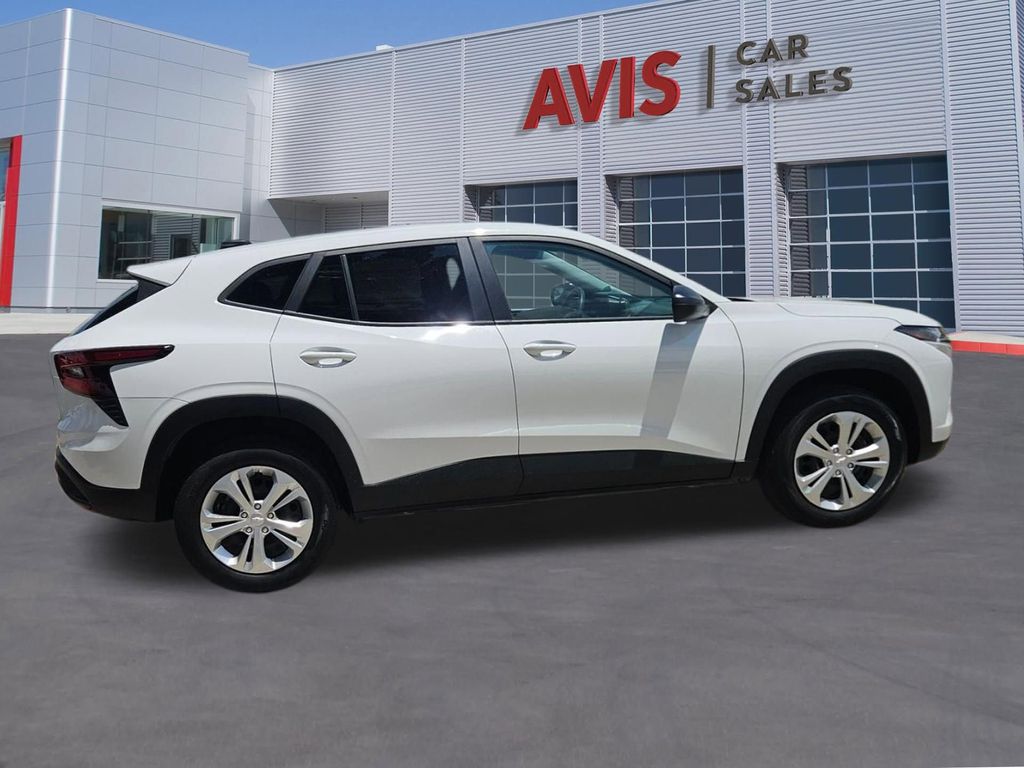 Thumbnail: 2025 Chevrolet Trax - 7