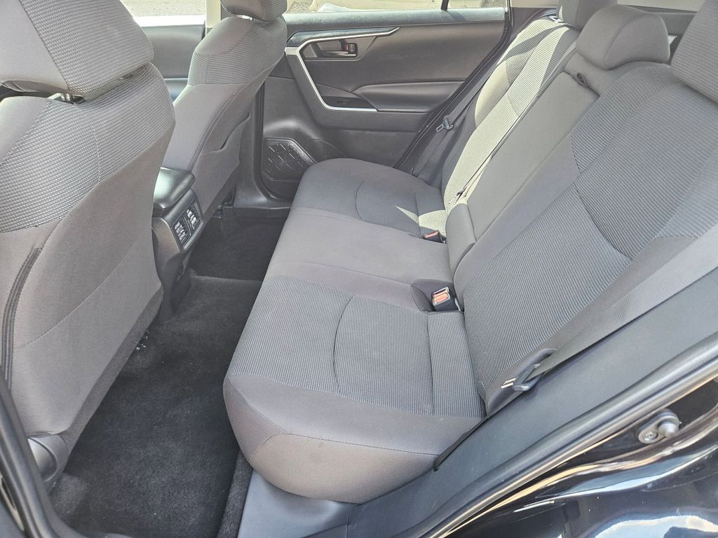 Thumbnail: 2025 Toyota RAV4 - 27