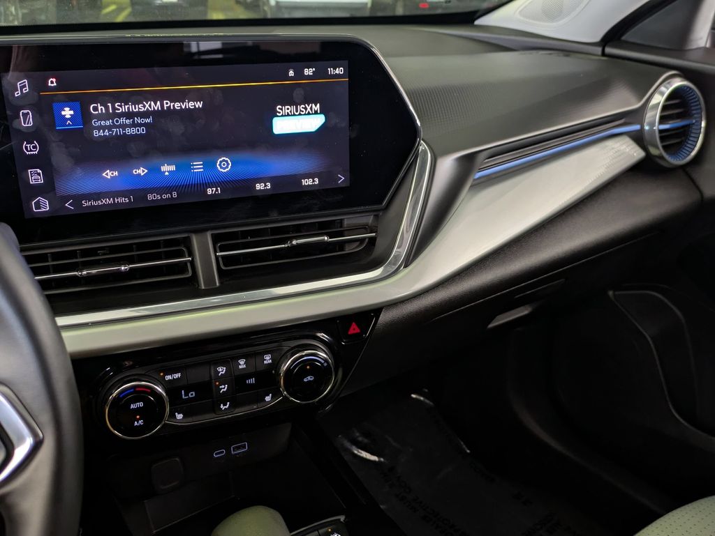 Thumbnail: 2025 Chevrolet Trax - 21