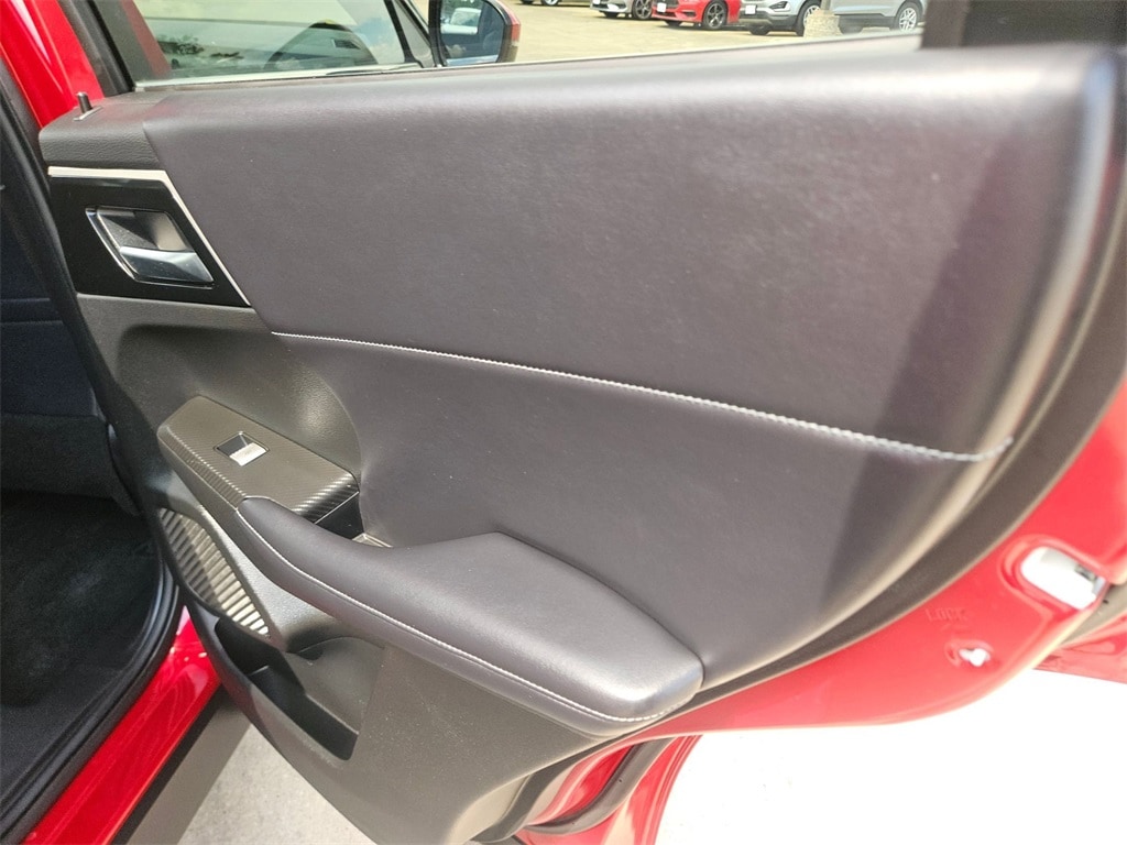 Thumbnail: 2024 Mitsubishi Outlander - 31