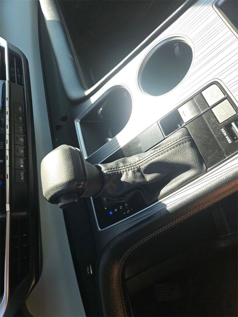 Thumbnail: 2025 Toyota Sienna - 28