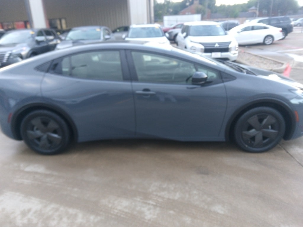 Thumbnail: 2024 Toyota Prius - 4