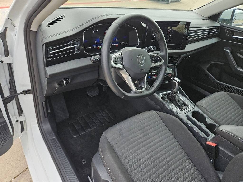 Thumbnail: 2025 Volkswagen Jetta - 13