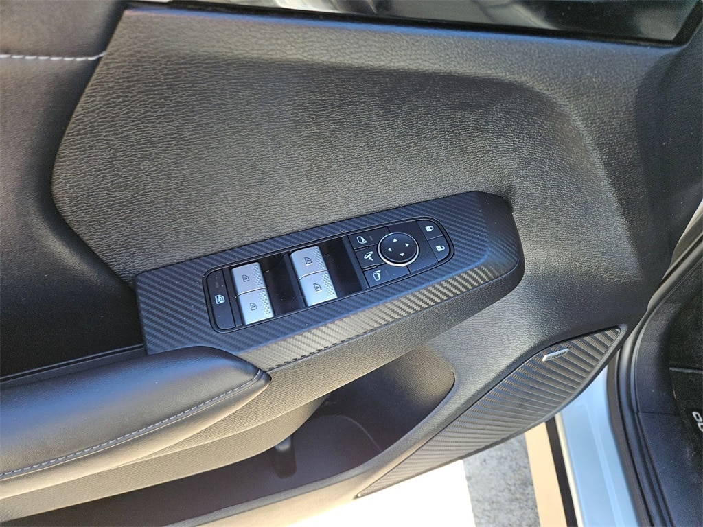 Thumbnail: 2025 Mitsubishi Outlander - 15