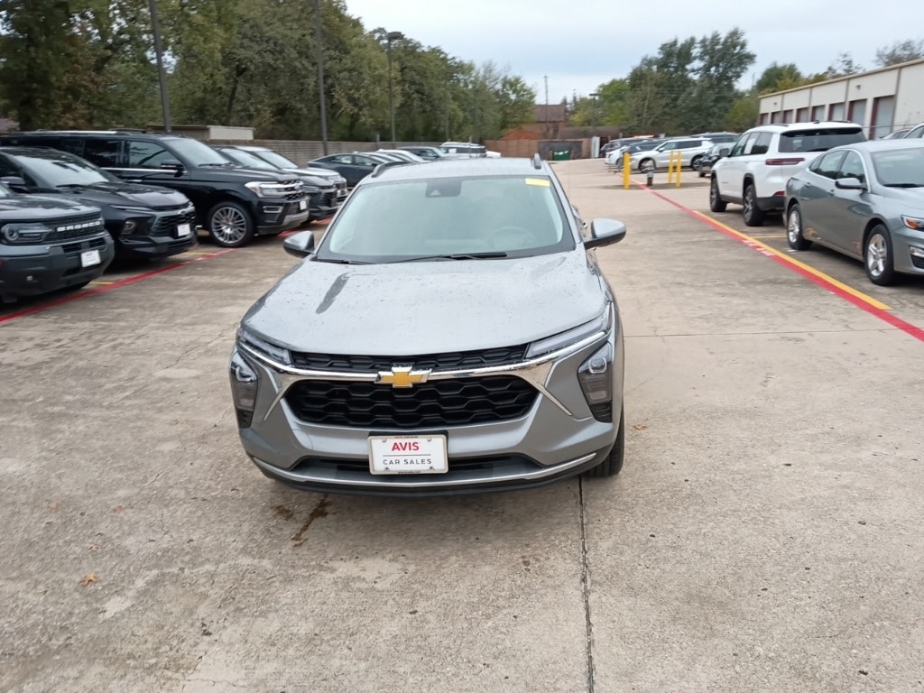 Thumbnail: 2025 Chevrolet Trax - 5