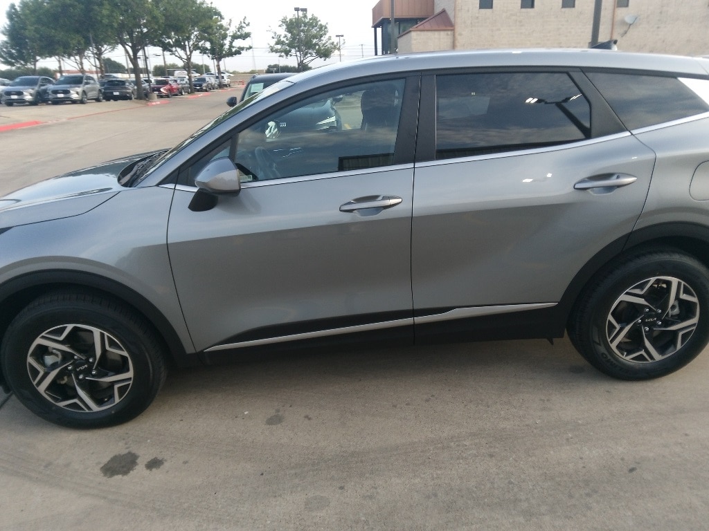 Thumbnail: 2024 Kia Sportage - 3