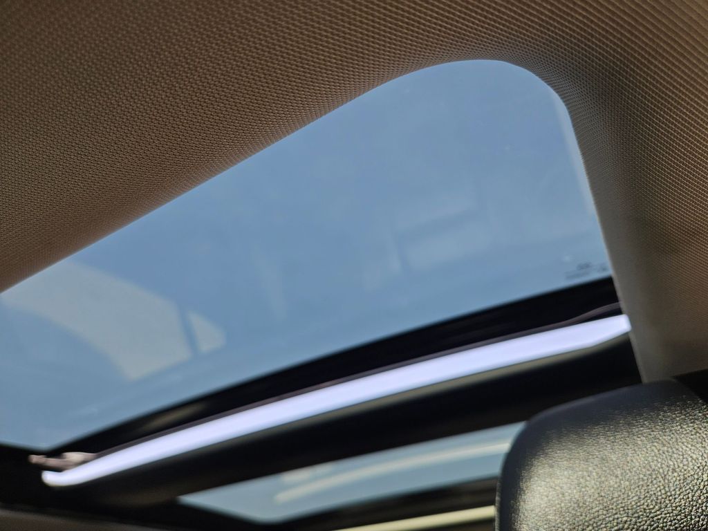 Thumbnail: 2025 Mazda CX-50 - 23