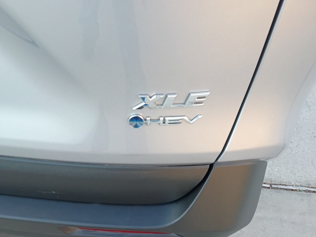 Thumbnail: 2025 Toyota RAV4 - 11