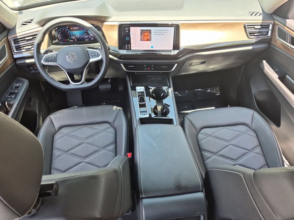 2025 Volkswagen Atlas SE w/Tech - Photo 25