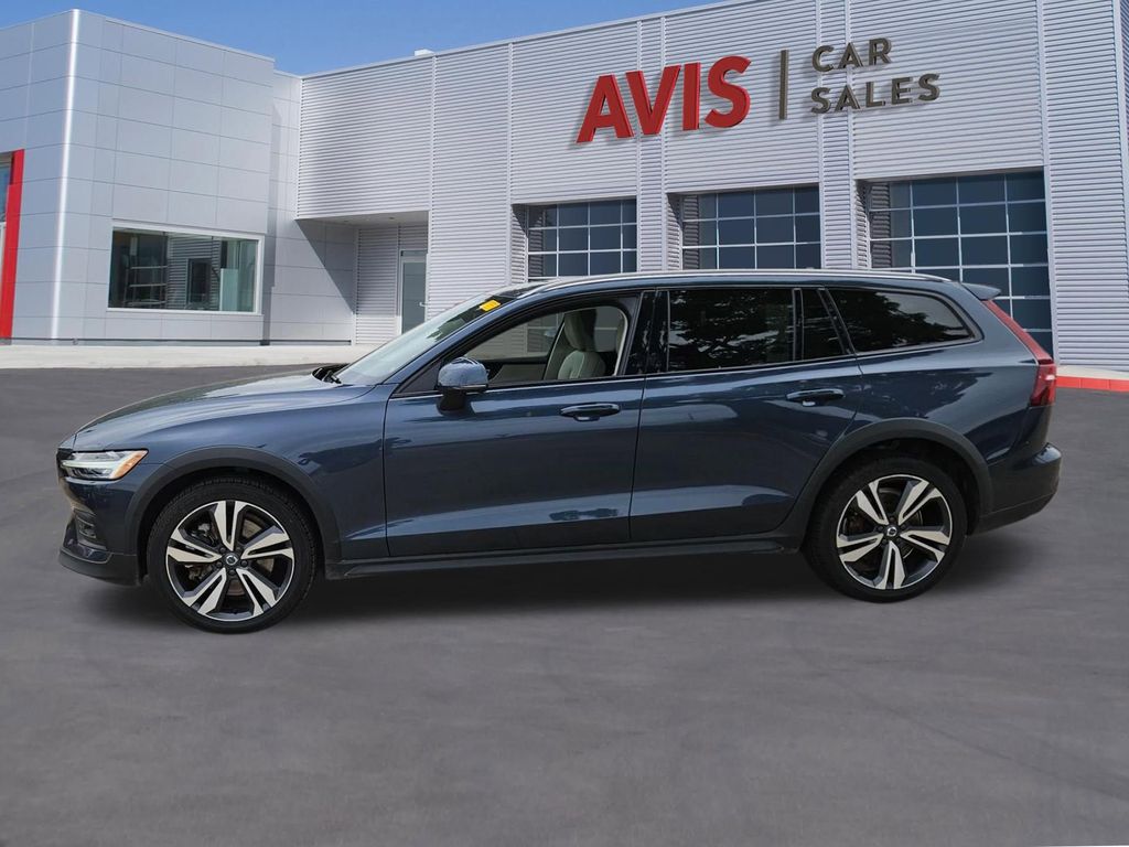 Thumbnail: 2025 Volvo S60 - 2
