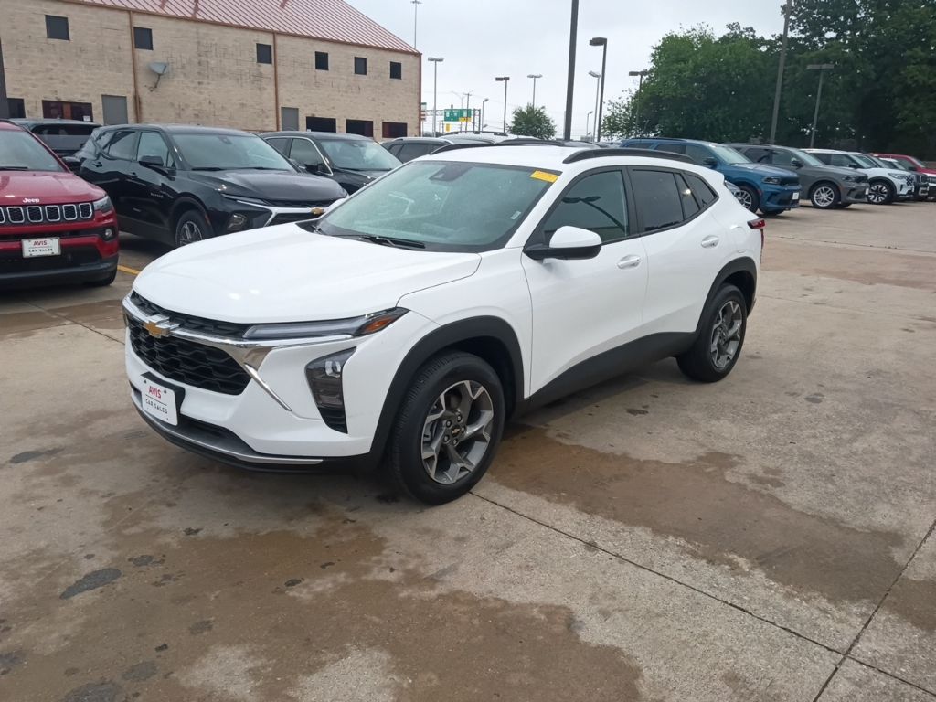 Thumbnail: 2025 Chevrolet Trax - 1