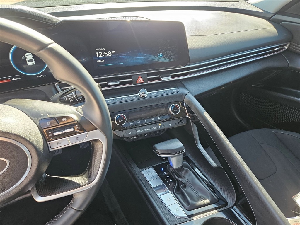 Thumbnail: 2025 Hyundai Elantra - 20