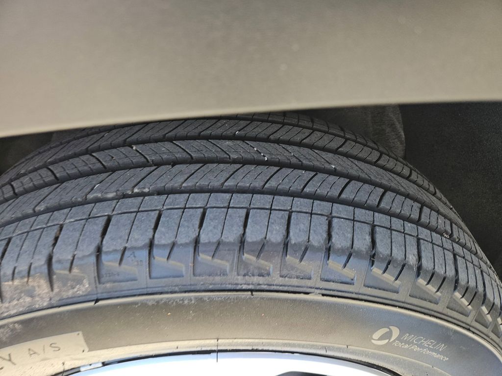 Thumbnail: 2025 Toyota RAV4 - 26