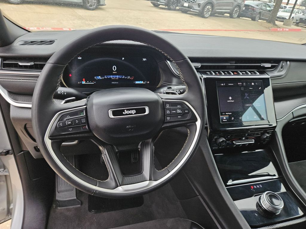 Thumbnail: 2024 Jeep Grand Cherokee L - 17