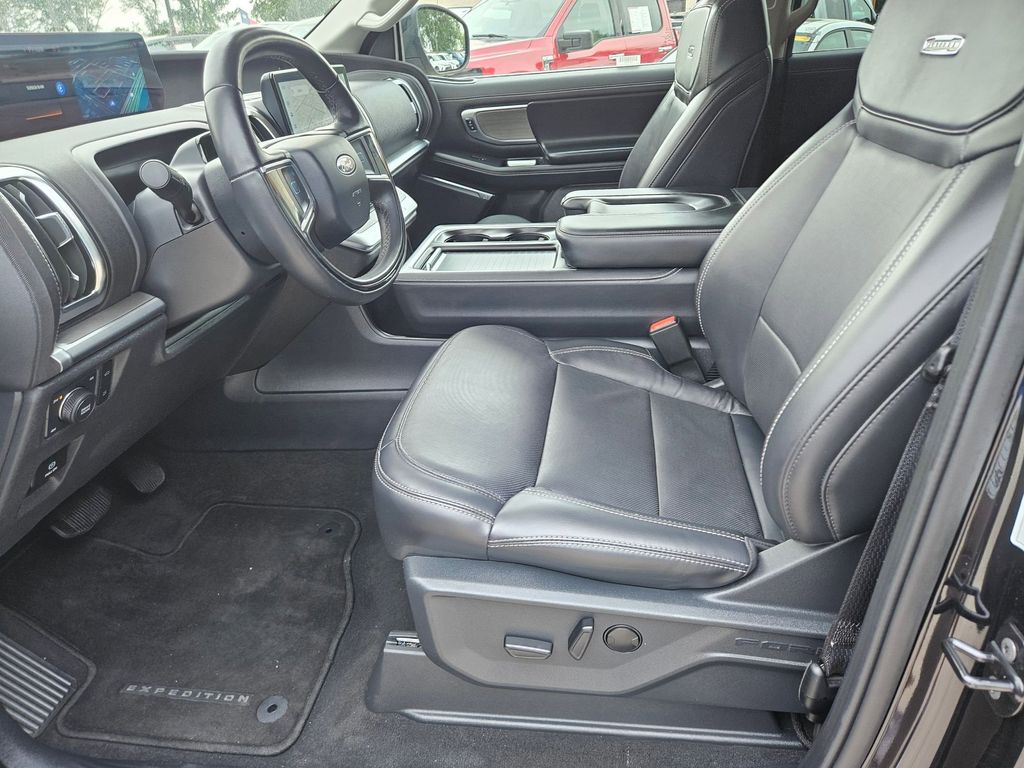 Thumbnail: 2025 Ford Expedition - 10