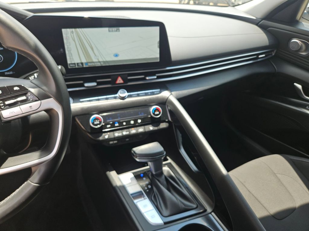 Thumbnail: 2025 Hyundai Elantra - 20