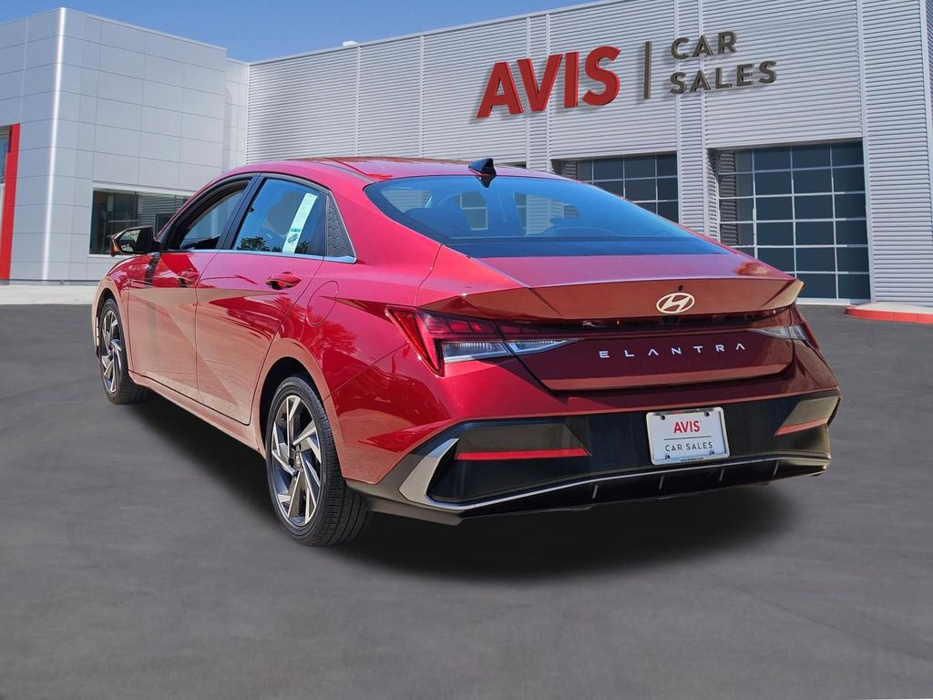 Thumbnail: 2025 Hyundai Elantra - 3