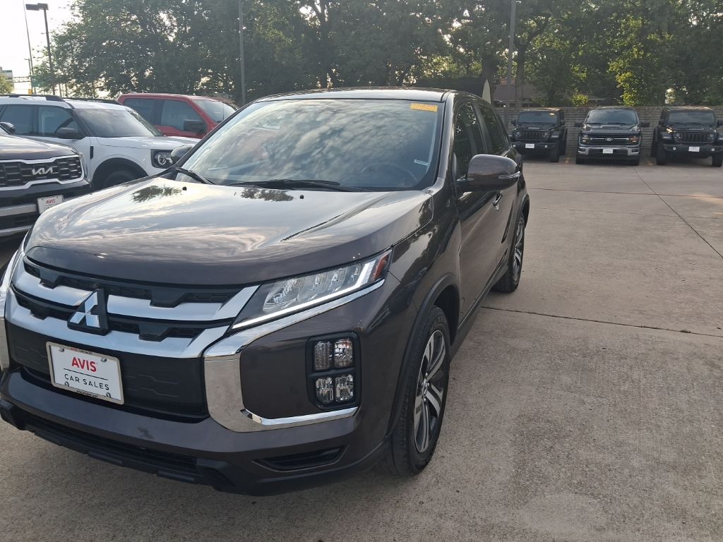 2025 Mitsubishi Outlander Sport's photo