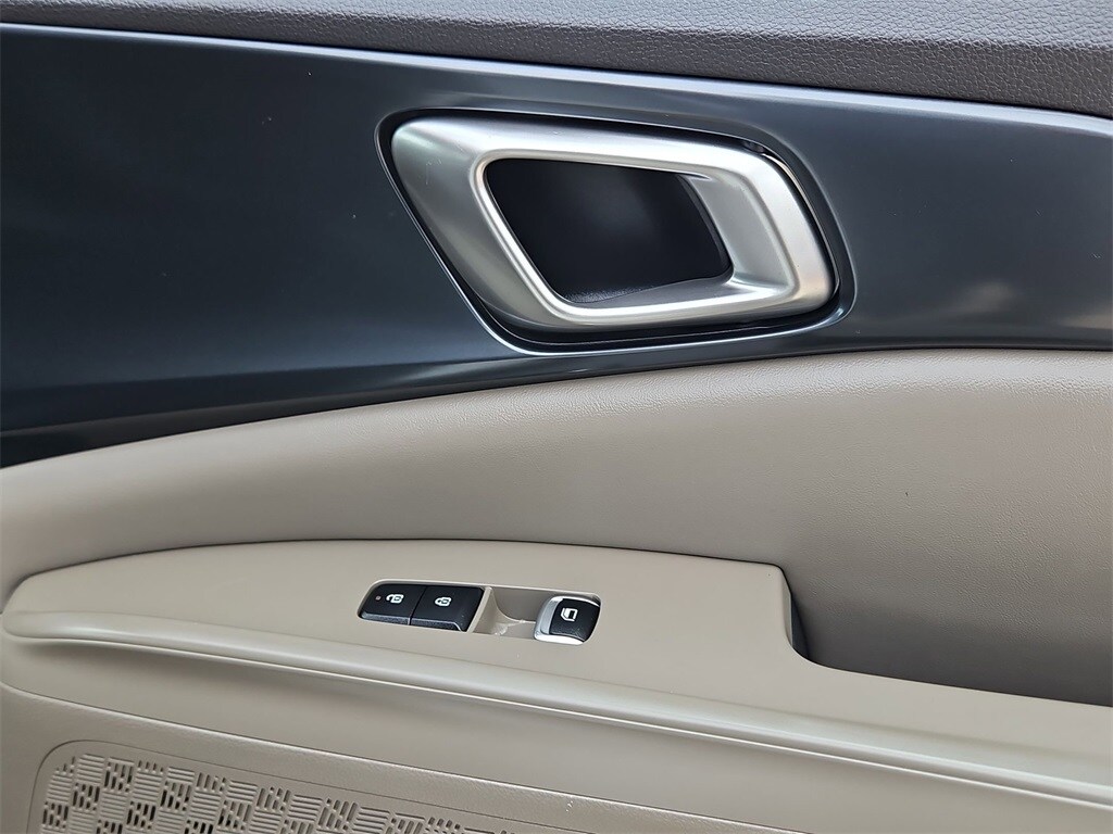 Thumbnail: 2025 Kia Carnival - 35