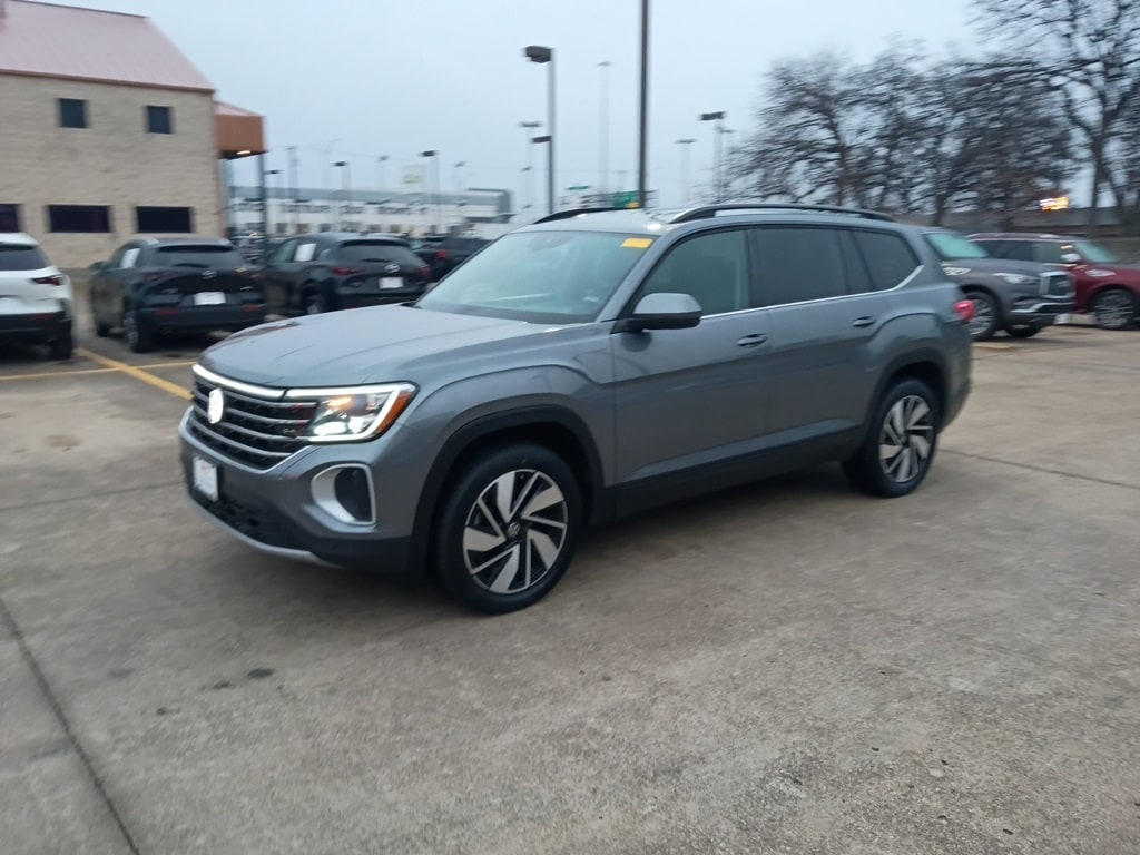 2025 Volkswagen Atlas SE w/Tech