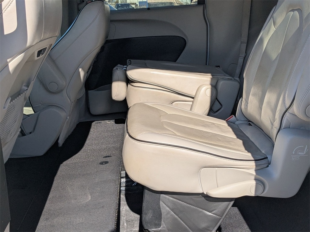 Thumbnail: 2021 Chrysler Pacifica - 25