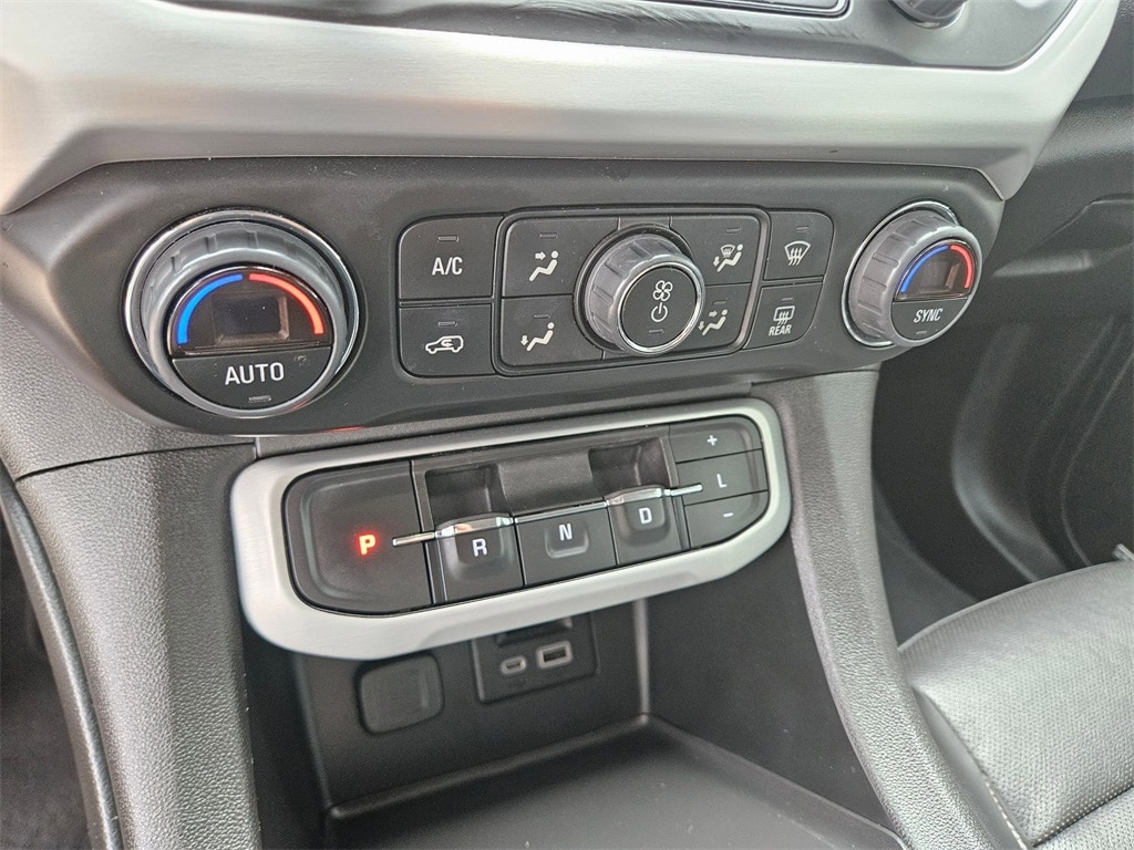 Thumbnail: 2023 GMC Acadia - 23