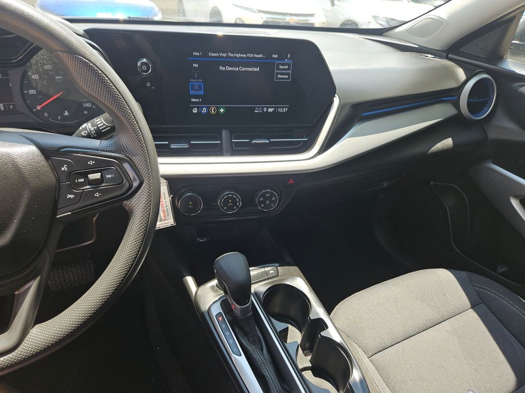 Thumbnail: 2025 Chevrolet Trax - 20