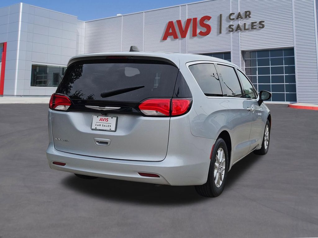 Thumbnail: 2023 Chrysler Voyager - 6
