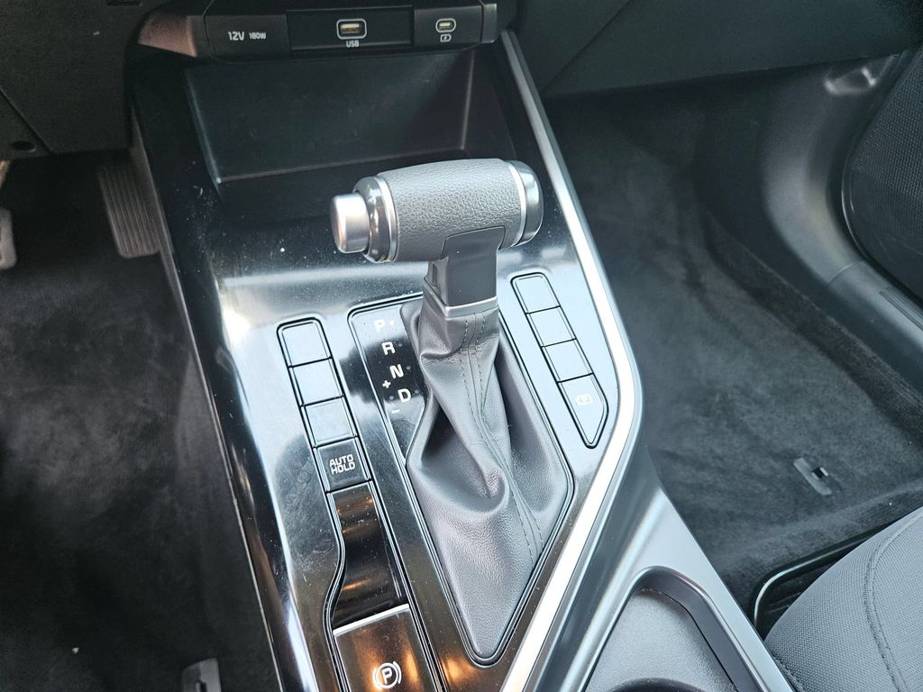 Thumbnail: 2025 Kia Niro - 29