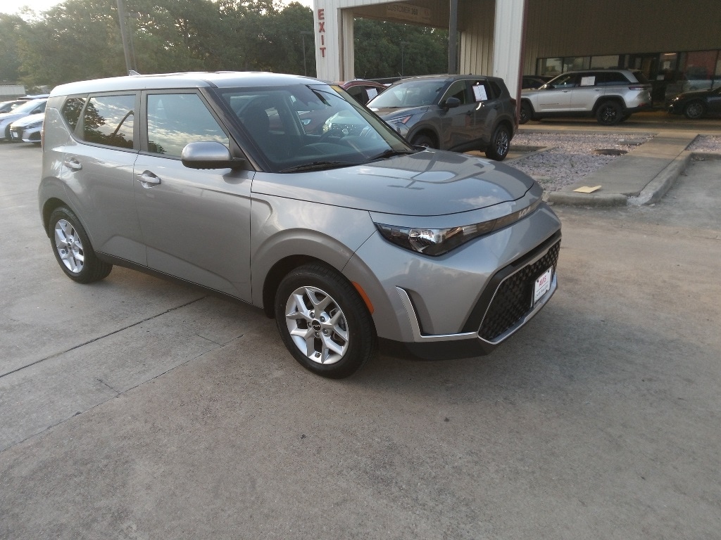 Thumbnail: 2023 Kia Soul - 3