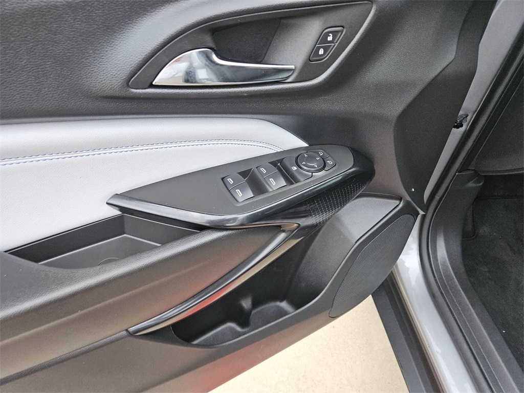 Thumbnail: 2025 Chevrolet Trax - 15