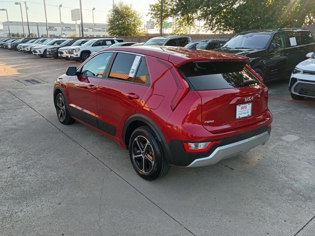 Thumbnail: 2025 Kia Niro - 8