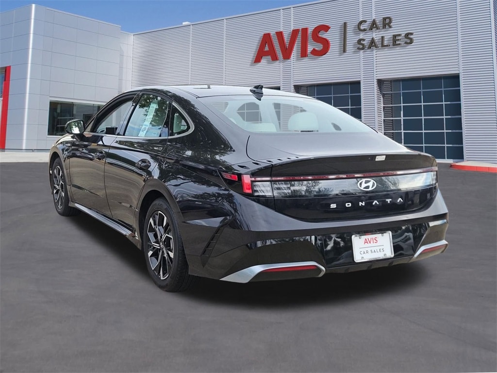 2025 Hyundai Sonata SEL photo 3
