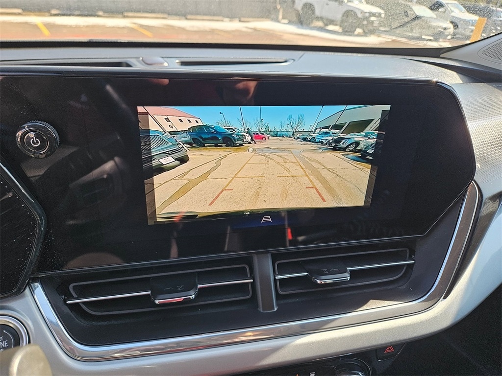 Thumbnail: 2025 Chevrolet Trax - 22