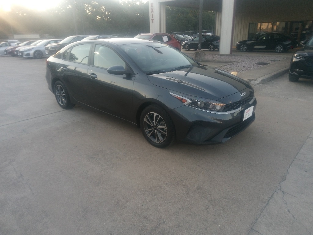 Thumbnail: 2024 Kia Forte - 6
