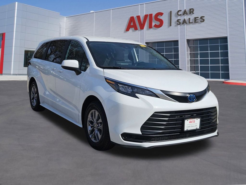 Thumbnail: 2025 Toyota Sienna - 9