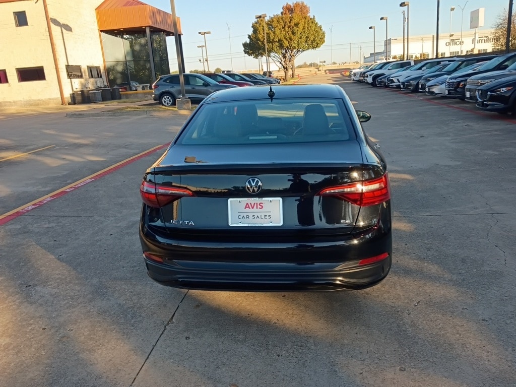 Thumbnail: 2024 Volkswagen Jetta - 10